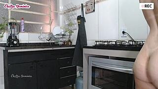 contratei empregada que limpou minha casa pelada. que safada, não resisti à latina gostosa no pov.