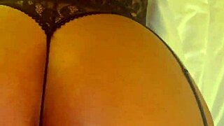 Fat ass goddess in a fun chat. 😏