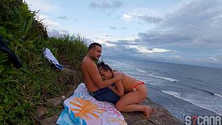 transei com uma loira gostosa que conheci na praia