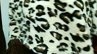 i'm fuckin myself in lingeri, then you get to eat my pussey