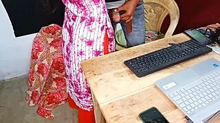 Boss Fucks Secretary In Mumbai Office