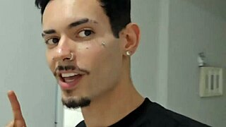 Fomos pegos no flagra pelo amigo do meu marido