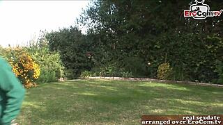 Dünne Brünette Milf Fickt Mit Kleinen Titten Outdoor