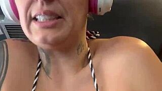 Sweaty Blonde With Big Tits Gets Wet Pussy At Copacabana Beach Gym