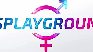 Pretty Thai ladyboy shows off her sexy body in lingerie 😍