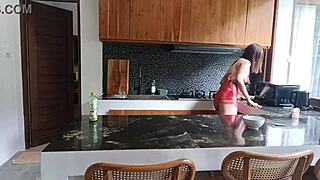 amateur asian girlfriend teaching house cleaning