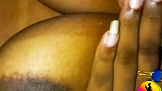 WATCH THIS LATINA BBW MASTURBATING HER BIG PUSSY FOR THE FIRST TIME!