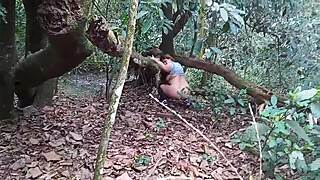 O Cara Pagou Pra Ver A Minha Buceta No Parque Ecológico Tive Que Entrar No Mato E Mostrar Pra Ele