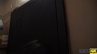 Nightclub director Monica Wet sells her pussy 😏