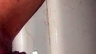 Pissing outside with my lover feels amazing!