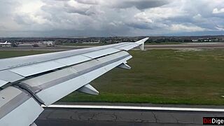 Public dick flashing in airplane - girl brought me to cumshot in 2 minutes, teen brunette.