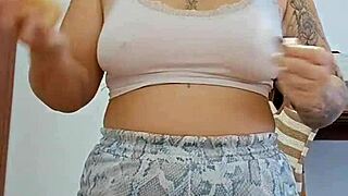 When I get horny, the light turns on. Want to see my tits?