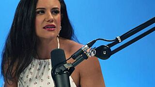 Penny barber's solo masturbation scene where she orgasms up close 😍