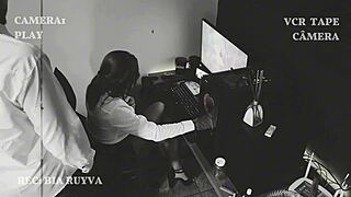 boss massaged me secretly, will wife find out? 😏