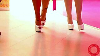 Holly Heart Fingers Samantha Rone's Pussy Boldly In Massage