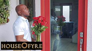 housewife sneaks big black cock from delivery guy while husband away