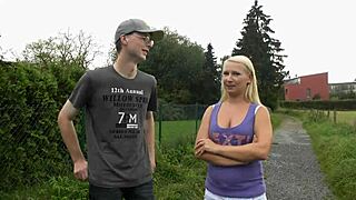 Gina attends casting interview with Guido.