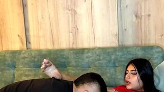 mi vecina me sorprende el día de mis cumpleaños con un encuentro hot en el gym al aire libre 😏💦