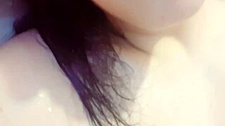 Jugando carnaval solita alguien que me acompa�e por favor quiero una buena verga