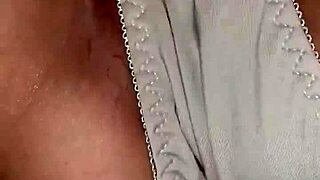 Xoa hột le with my Asian girlfriend and her friend.