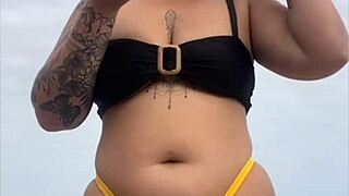 Swollen Pussy In Tight Yellow Bikini Draws Attention On USA Beach!