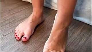 Oh yes, watch this sexy brunette hotwife with blue eyes go wild in solo action!