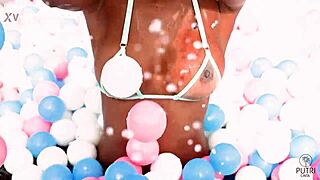 Putri Cinta splashes in the paddling pool adventure!