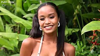 Putri Cinta splashes in the paddling pool adventure!