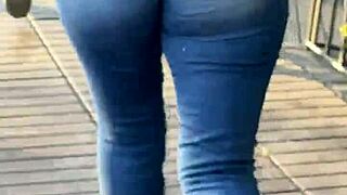 Hey, check out this curvy Latina in jeans!