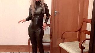 Findom Goaldigger dances in sexy dress with catchy song.