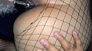 que rico se siente ese anal casero en mi gran culo latino, me encanta tanto