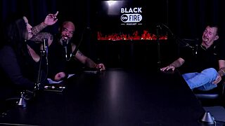 Levou uma surra de bunda da morena mas pediu arrego então pediu pro apresentador que a deixou de peitos de fora com carlos urach 😈