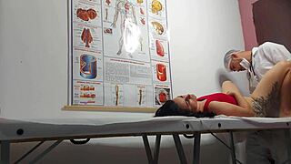 Ginecologista examines patient intimately