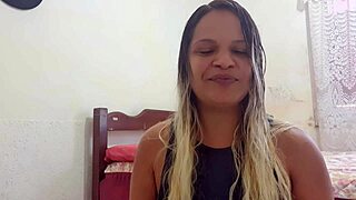 i reached orgasmo with my fan... big ass latina shaking in ecstasy