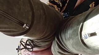 fetish feet worship with elza koms in domination play