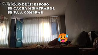 amigo se mete a la cama mientras mi esposo se va a capacitacion y alquilamos dos camas para todos