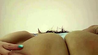 Hey, check out this curvy brunette amateur shaking her big ass in a solo twerking session, she really knows how to move it in high definition