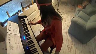 Hey, why is milfycalla this latina cum-slut with big ass giving fetish romantic blowjobs in shorts?