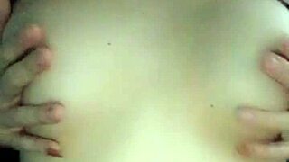 vietnam girl performs show