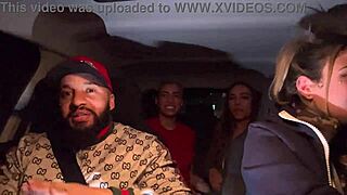 uber mulher pega um casal de lesbica no aeroporto de guarulhos e acabam fazendo a maior putaria dentro do carro todos se chupando e se melando