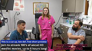 ¿Estás listo para ver el examen de estetoscopio de Tyler Lynn en backstage con guantes de látex?