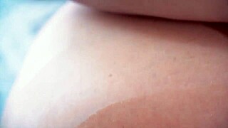 muscular brazilian babe wets shaved pussy for date 😘🔥