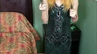 Listen to Cahira Evanna whisper as flapper cums in pantyhose!